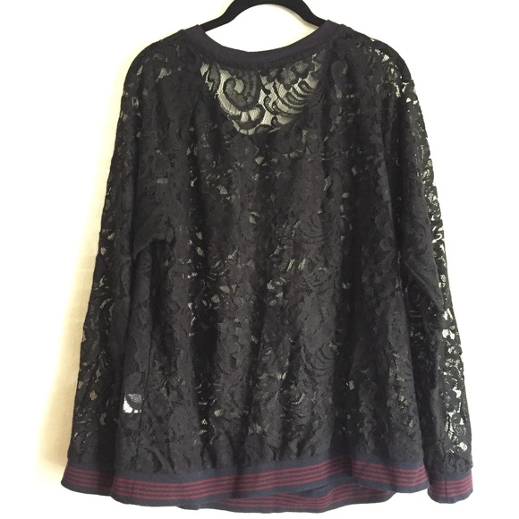 Harlowe & Graham Contrast Trim Lace Sweatshirt - Picture 3 of 5